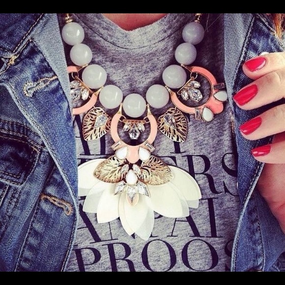 Stella & Dot Jewelry - Stella & Dot Riviera Statement Necklace Stella & Dot Jewelry - Stella & Dot Riviera Statement Necklace